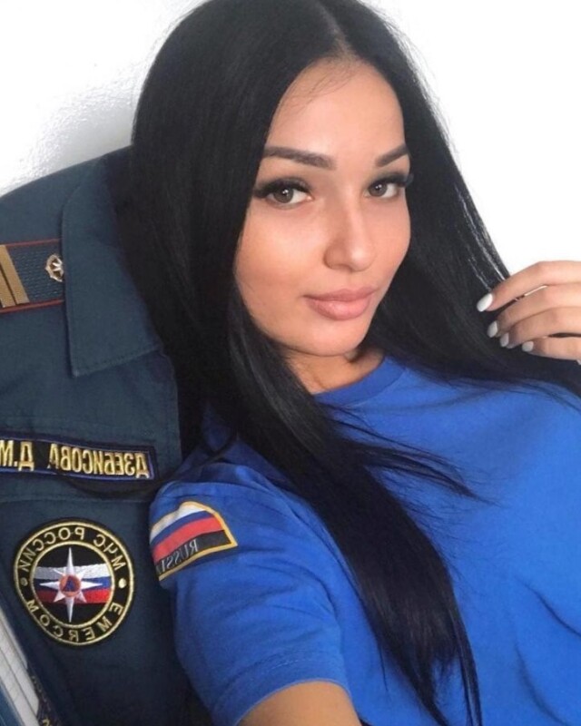 девушка полицейский